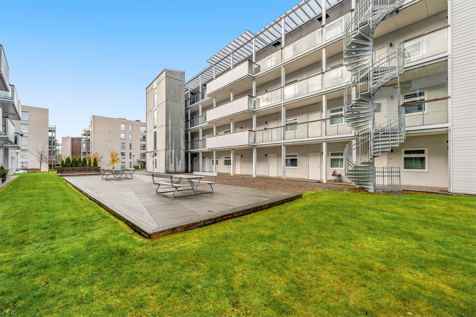 Odelsvegen ligger sentralt på Jessheim med gangavstand til alt av bymessige fasiliteter