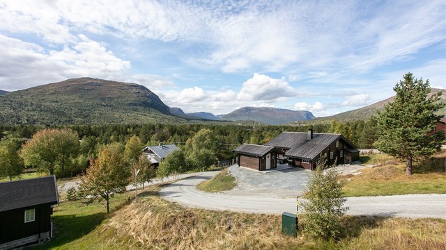 Utsikt mot fjellene omkring Bjorli og det omkringliggende dalføret.
Foto: Jarle Osen