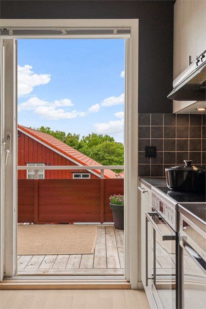 Skyvedøren ut mot terrassen.