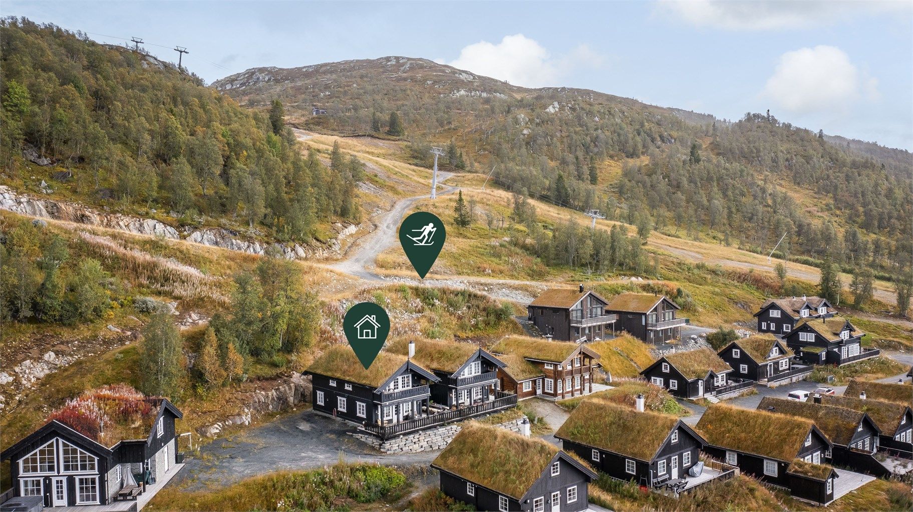 Hytta ligger med ski inn/ut i alpinanlegget - perfekt beliggenhet