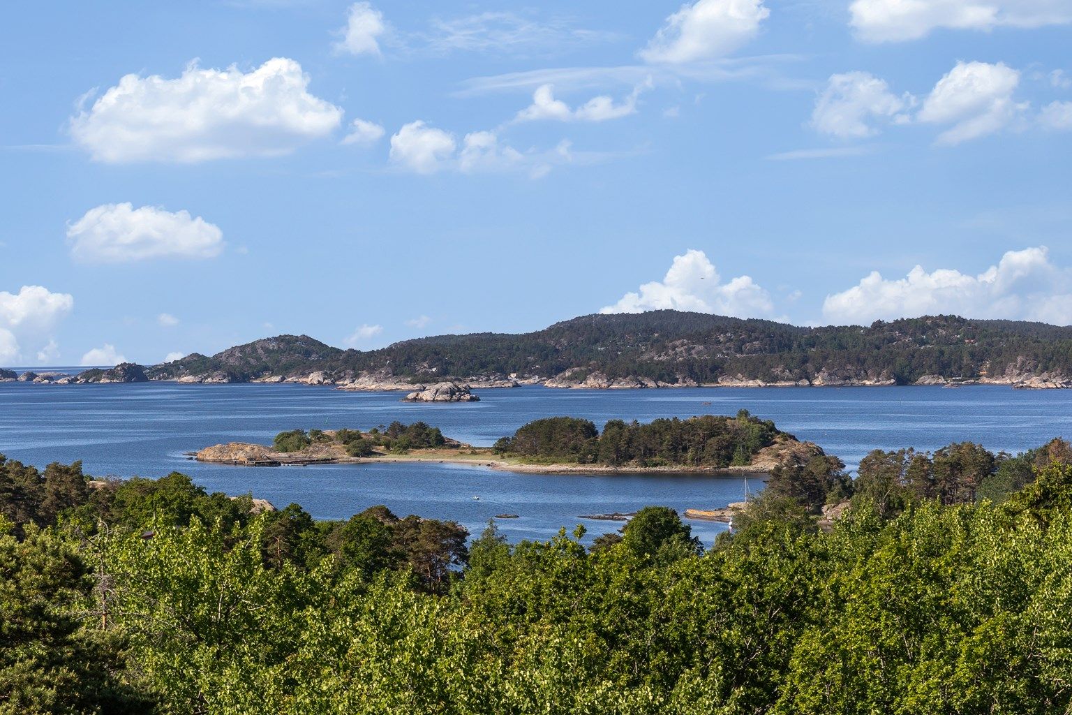 Drømmer du om orkesterplass med fritt utsyn til fjorden, havgapet og natur?