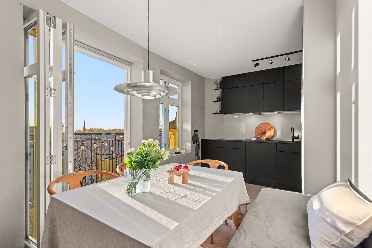 Eiendomsmegler Krogsveen v/Simen Istre Grevskott har gleden av å presentere Christies gate 36A