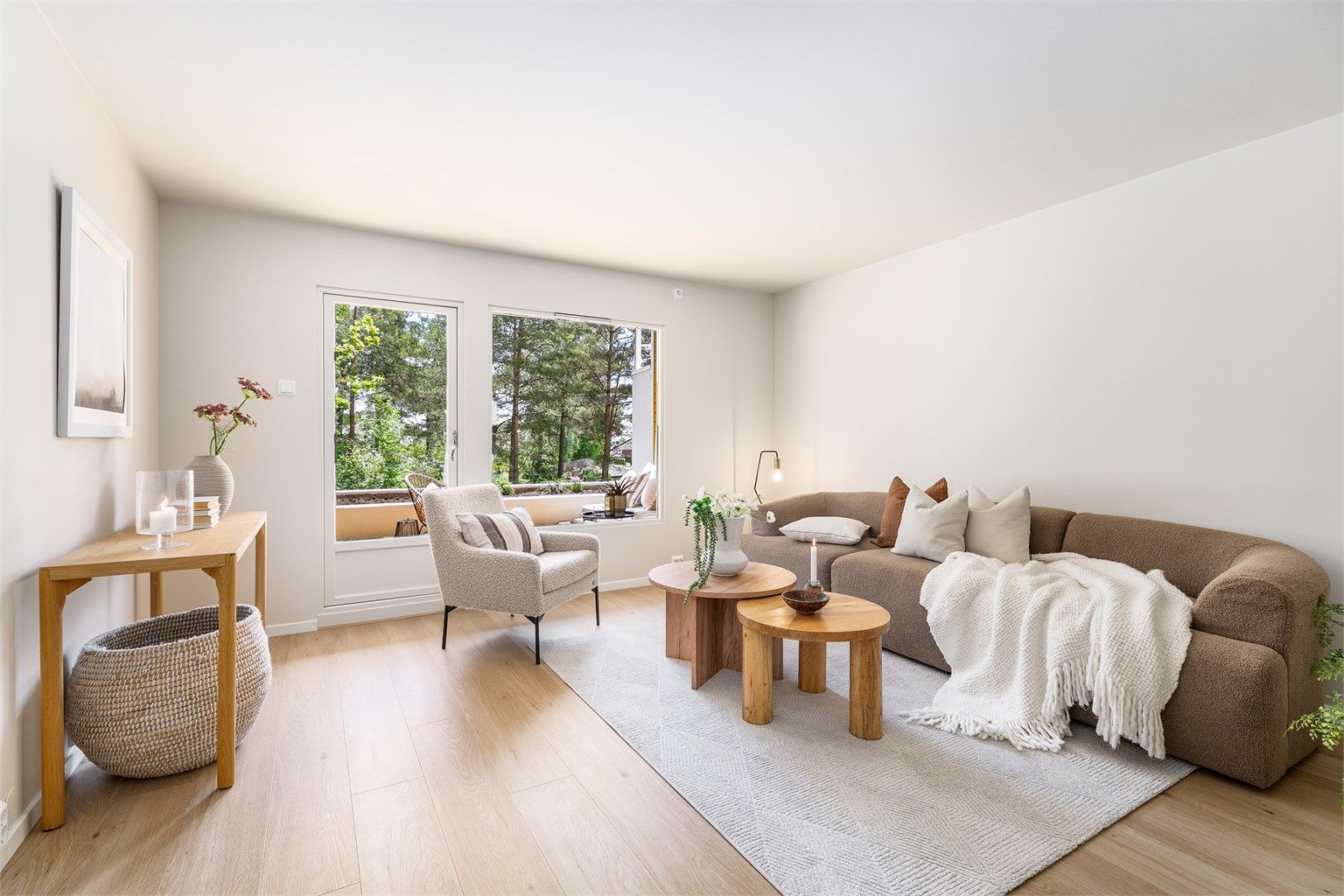 Morkelstien 1 presenteres av Krogsveen. Leiligheten er nyrenovert til høy, moderne standard og klar for innflytting. Fotograf; Børge Oppegård.