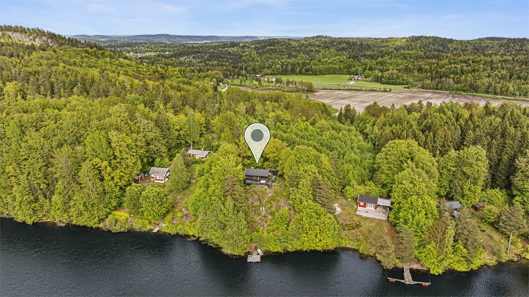 Turmulighetene starter rett utenfor døren, med et rikt nettverk av merkede løyper i området.