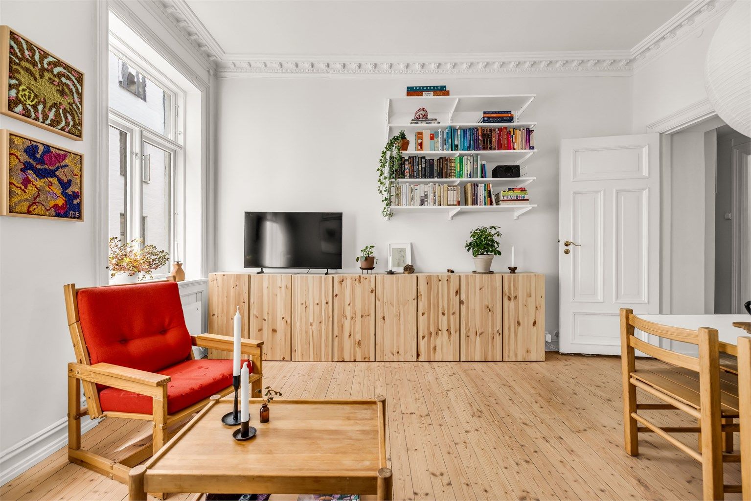 Leiligheten ligger tilbaketrukket til og vender mot indre gårdsrom – perfekt for deg som ønsker en urban livsstil kombinert med fred og ro. Foto: Isnitt AS/Bjørnar Solberg.