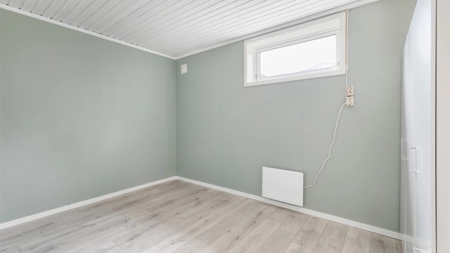 Kjellerrom byggemeldt som "disponibelt", benyttet som soverom.