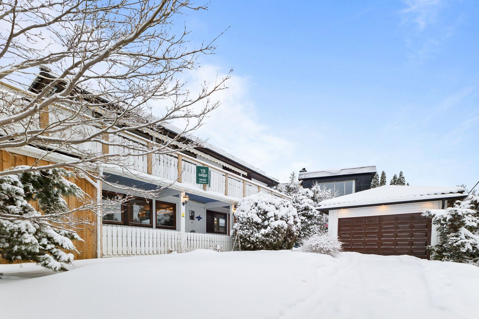 Frittstående garasje fra 1993 på 25 kvm. 