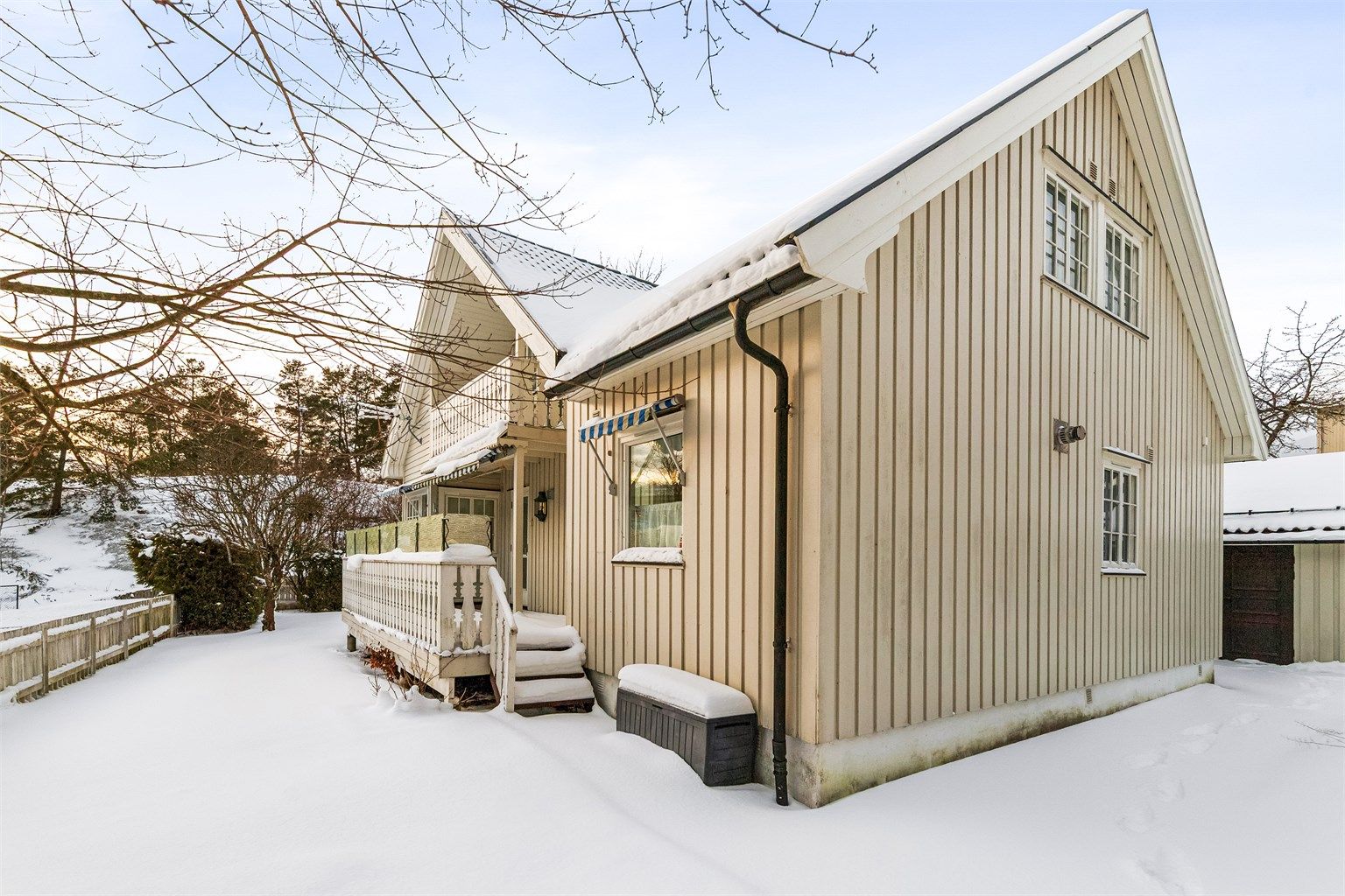 Eneboligen har 4 soverom og 2 bad, perfekt for barnefamilien!