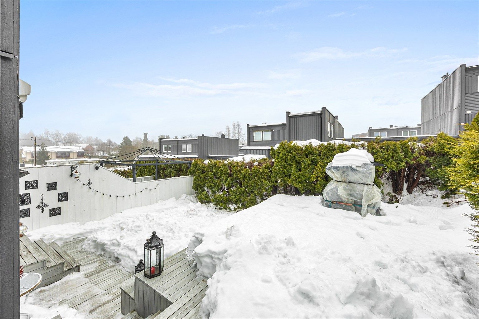 Området er rolig med kort vei til skoler, barnehager og gode turmuligheter.