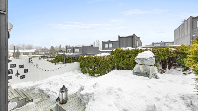 Området er rolig med kort vei til skoler, barnehager og gode turmuligheter.