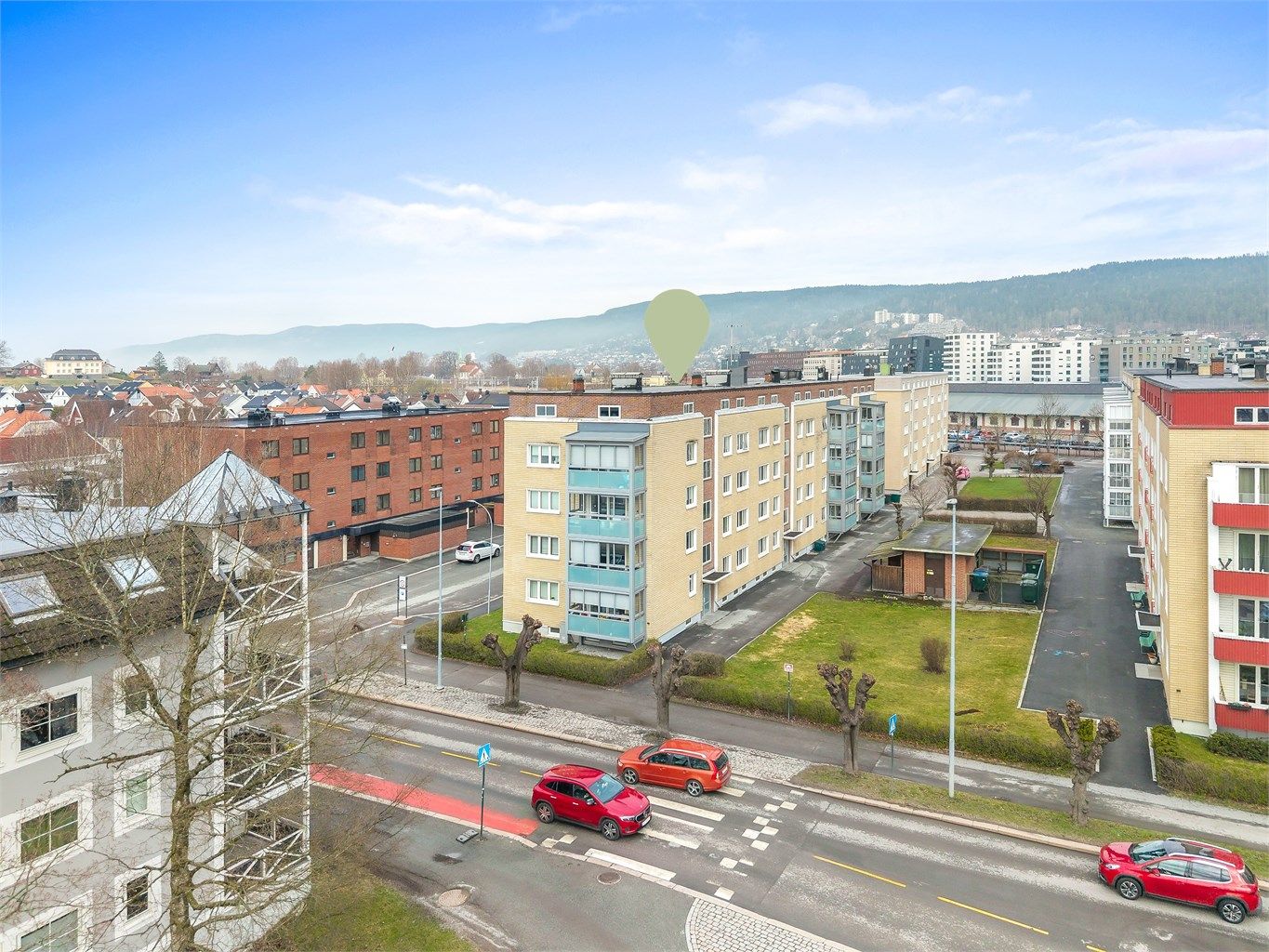 Beboere har tilgang til et felles vaskeri, felles utvendig sykkelskur og fellesbod i kjelleren.