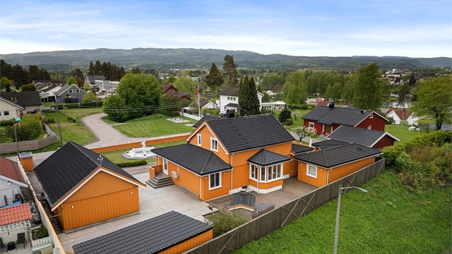 Terrasseplatting på 358 kvm med god plass til flere sittegrupper