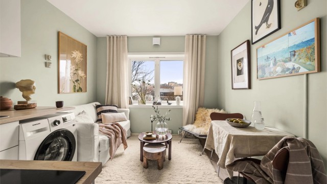 Charlotte Lunde v/ Eiendomsmegler Krogsveen ønsker velkommen til Strømsveien 20!