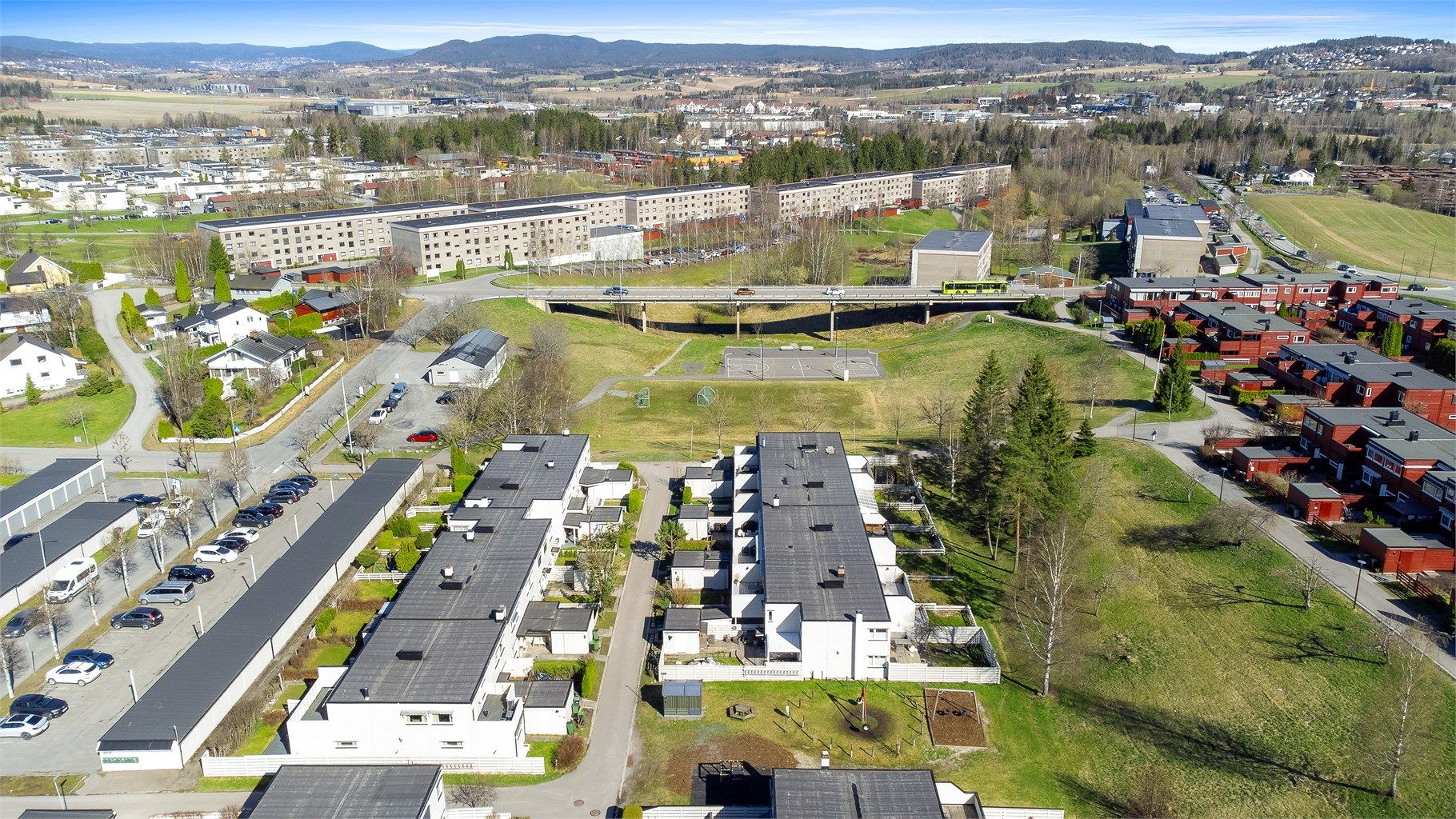 Området har en god blanding av boliger og grønne lunger.