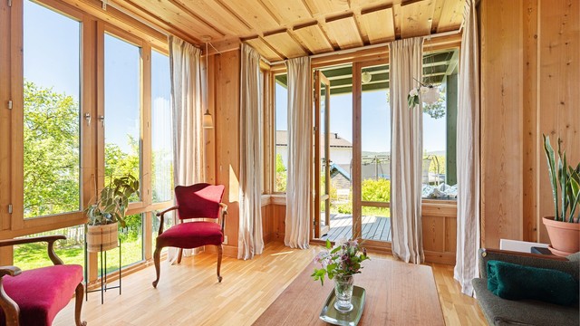 Fra stuen er det utgang til en egen terrasse på 5 m²