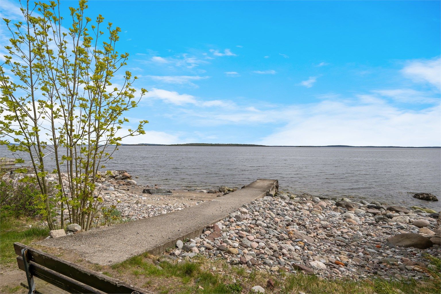 Med strandbeltet kun få meter fra eiendommen, er veien kort til et morgenbad!
Foto: Fotofinish AS