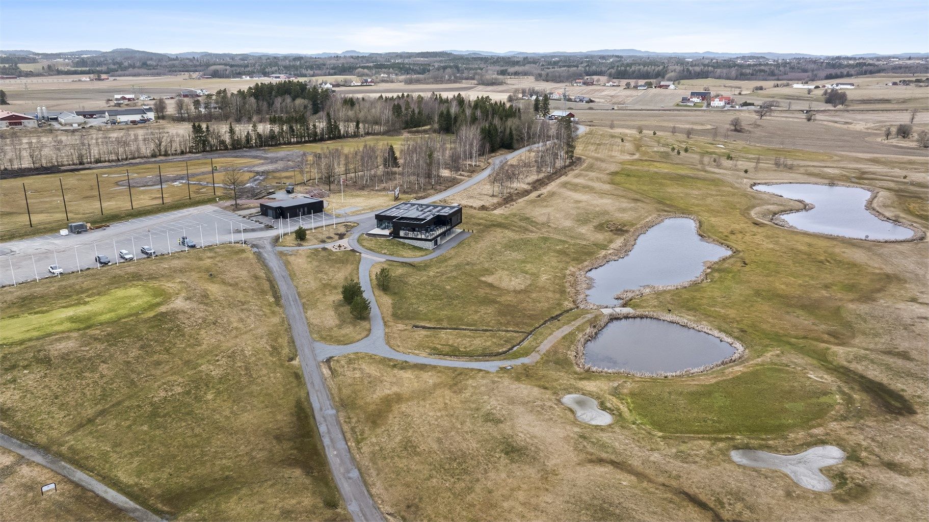 Sandefjord golfbane ligger ca. 3,3km unna