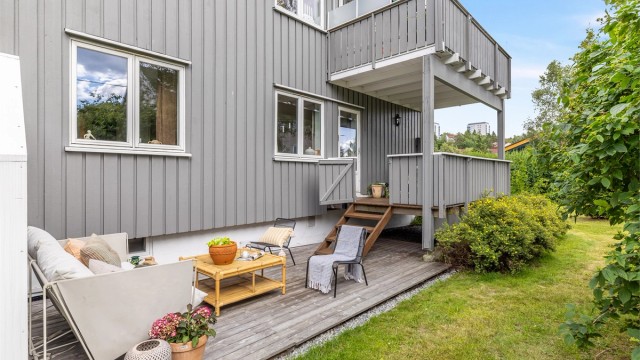 Dette er leiligheten for deg om ønsker å bo i en leilighet med rekkehusfølelse