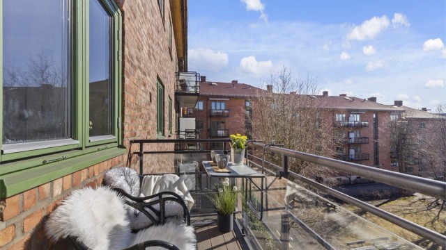 Sindre Nyhus v/ Eiendomsmegler Krogsveen ønsker deg velkommen inn til Christian Michelsens gate 28!