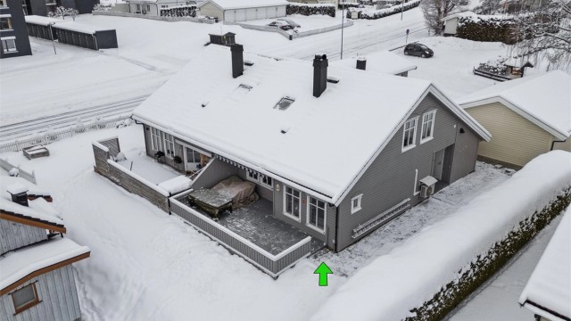 Velkommen til Fribeten 16A! Pen og velholdt familiebolig med god beliggenhet innerst i Blindvei på Solvang.