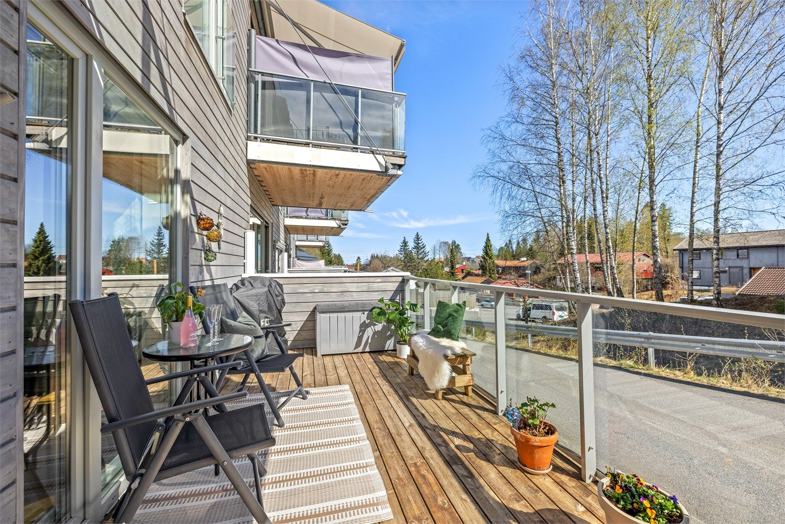 Eiendomsmegler Krogsveen v/Andreas Christophersen ønsker velkommen til Bjerkelivegen 21!