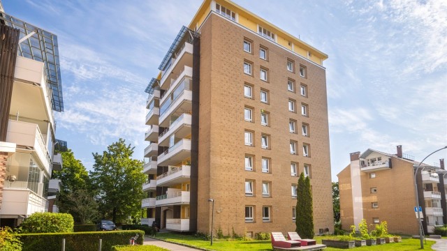 Leiligheten ligger i et veletablert og attraktivt boligområde på Hovin.
