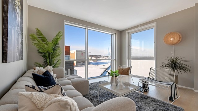 Nydelig stue med fantastisk utsikt mot Oslofjorden, Tønsberg sentrum og Slottsfjellet.