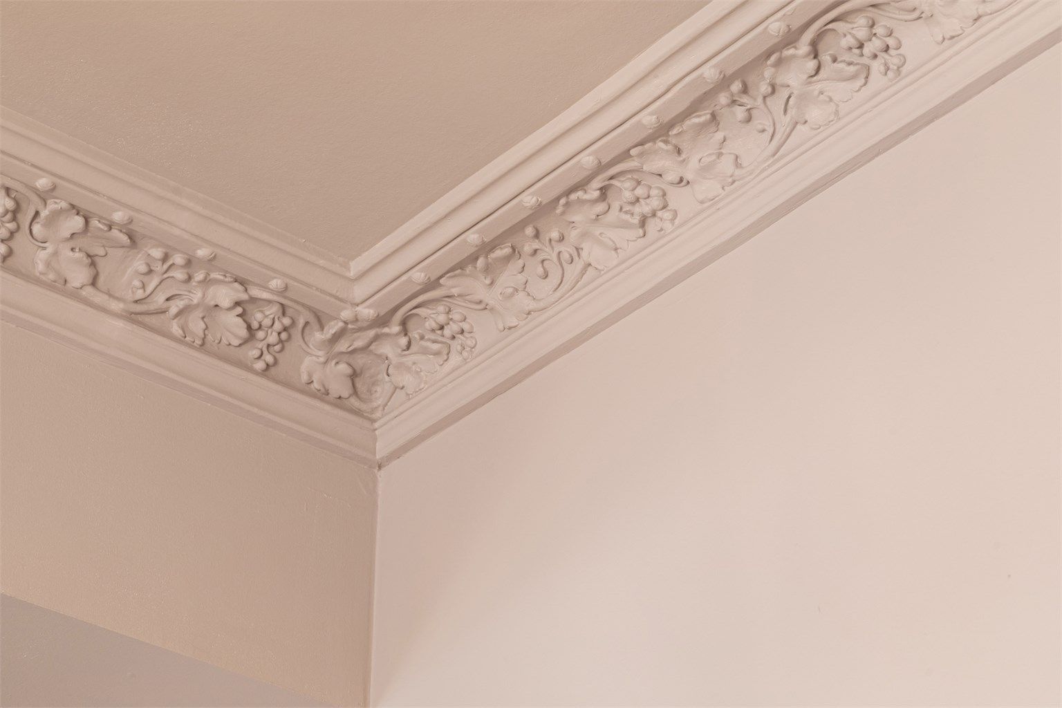 Fine detaljer med stukkatur...