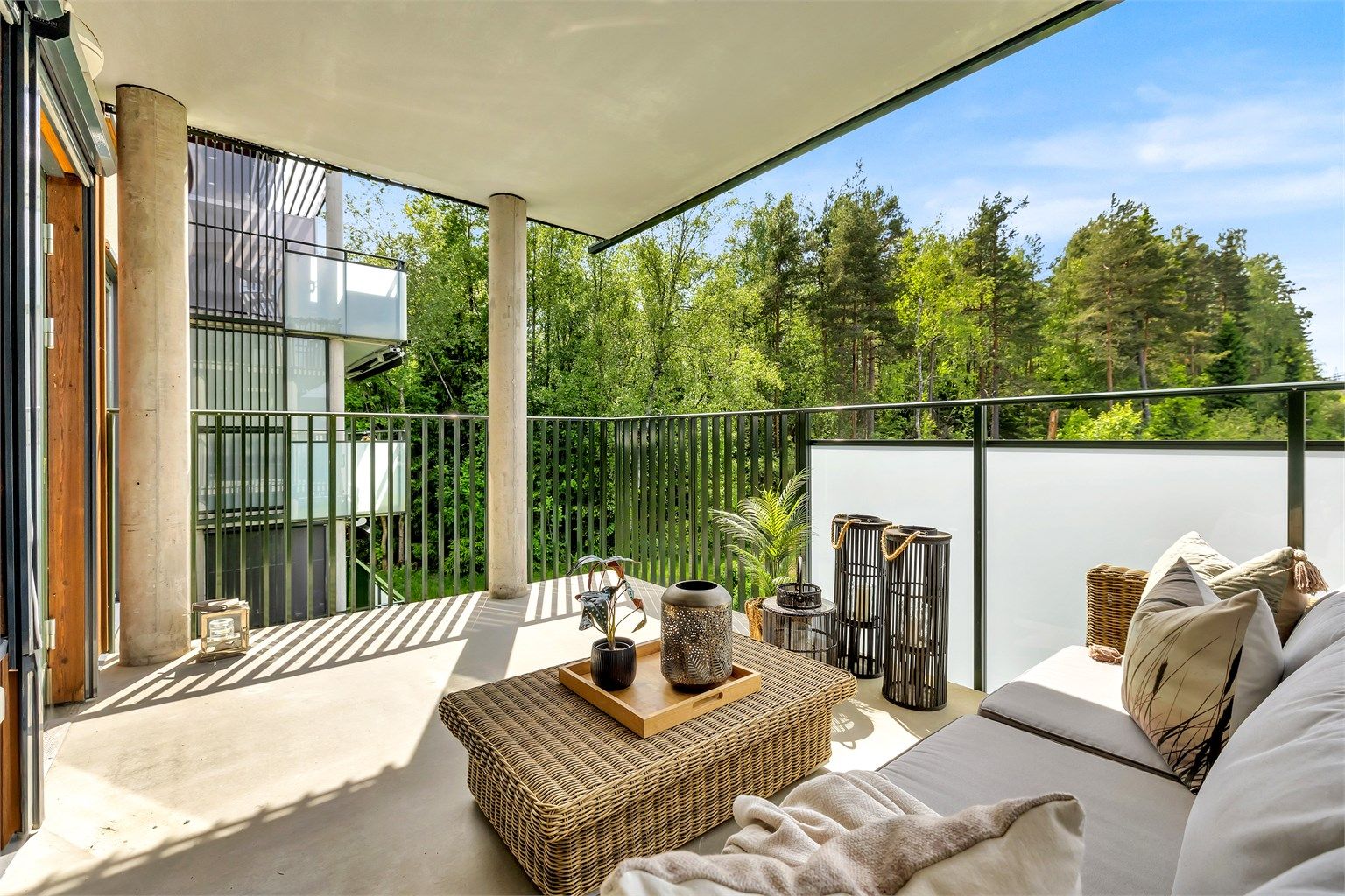 Eiendomsmegler Krogsveen v/ Vegard Gran-Andersen ønsker deg velkommen til Elisabeth Grannemans vei 26, en stilfull og moderne 2-roms med usjenert balkong! 