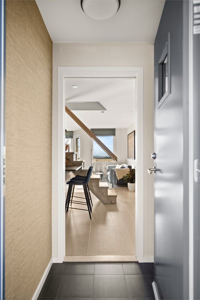 Velkommen inn! Praktisk entré med gulvvarme. 