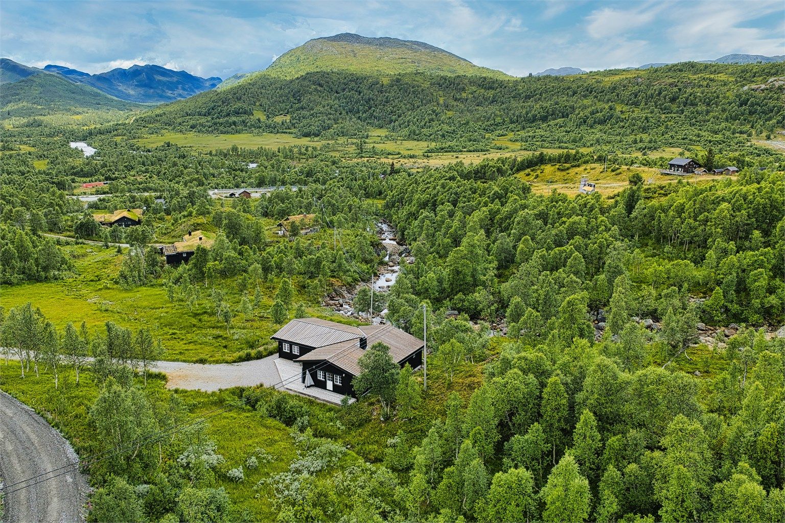 Utsikten mot Mjåvassdalen, Veggin og Kaldsfjelli.
