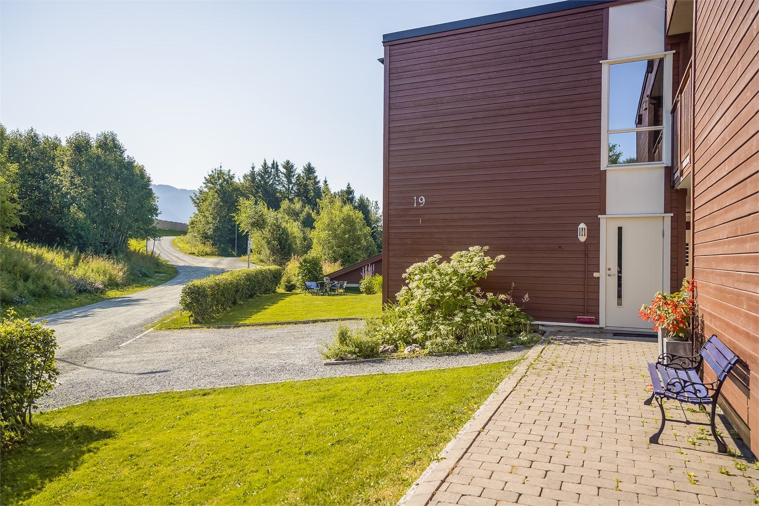 Melhus byr på flotte turmuligheter med turstier som leder til populære destinasjoner som både Gaula og Vassfjellet. Øysand er også et populært sted å besøke på varme sommerdager- en perle av badeliv og fritidsområde med sandstrand.