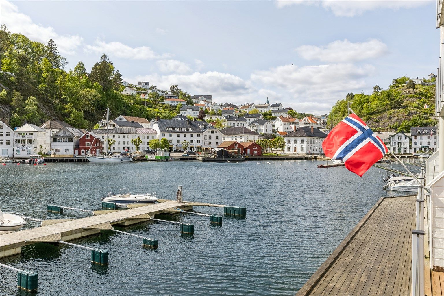 Fin utsikt til Tvedestrand sentrum