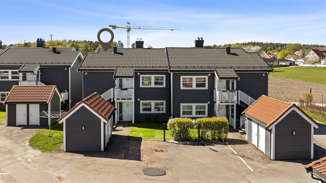 Leiligheten ligger flott til med kort vei til sentrum og likevel i landlige omgivelser.
