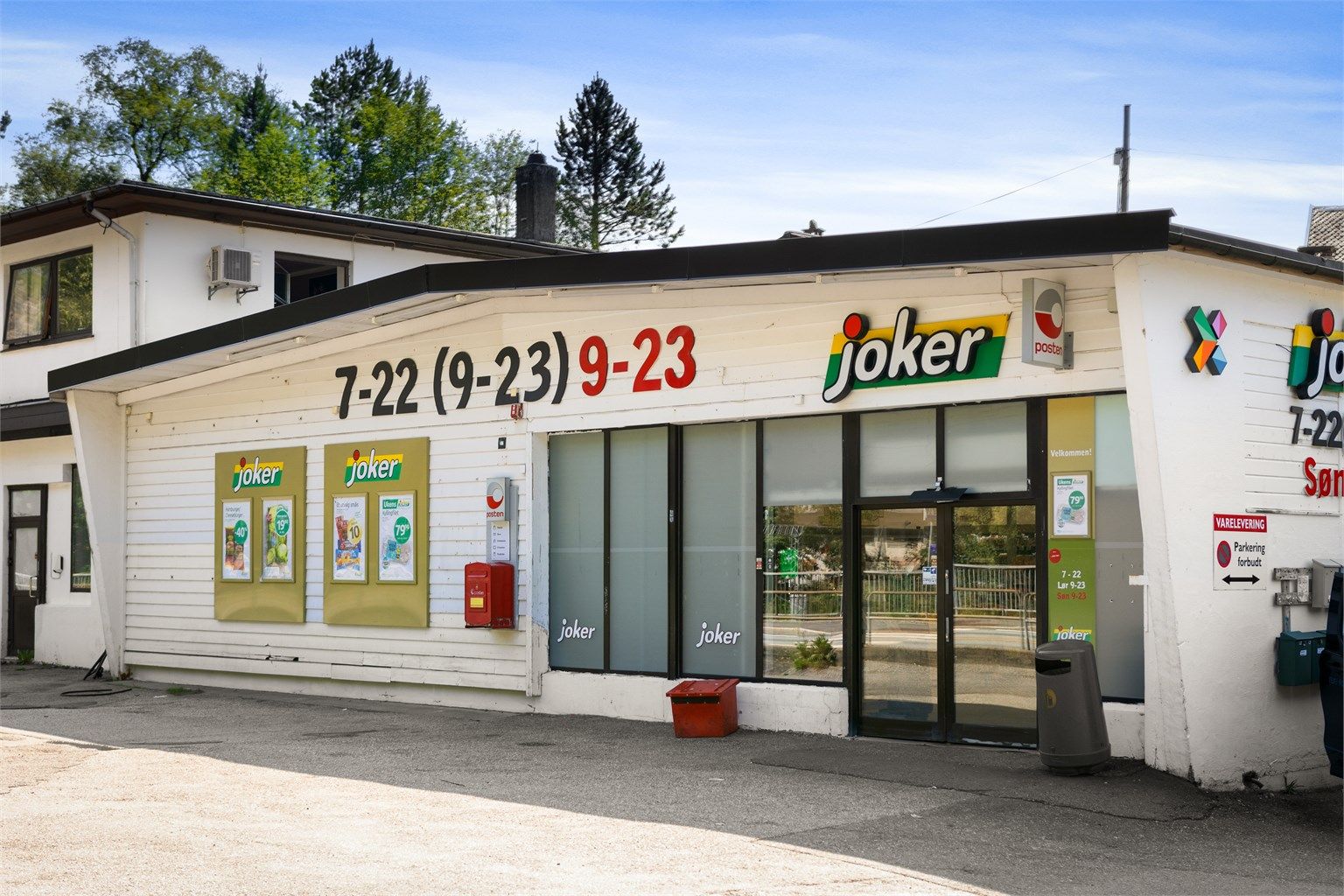 Like i nærheten finner man søndagsåpen Joker Ervik.