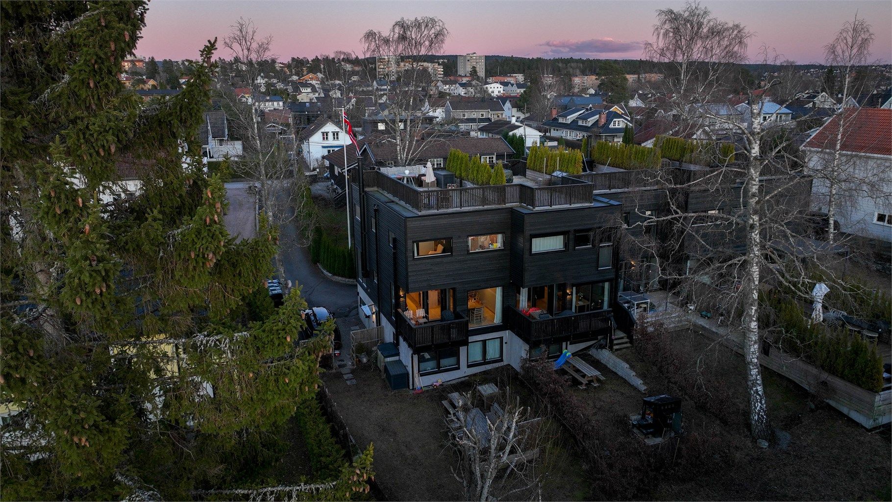 dji_fly_20260326_190158_94_1774547759970_photo.jpg