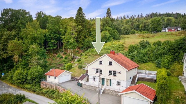 Eiendommen har en tilbaketrukket og barnevennlig beliggenhet, som er meget godt tilrettelagt for barnefamilier og etablerere.
Foto: Ole Thoresen.