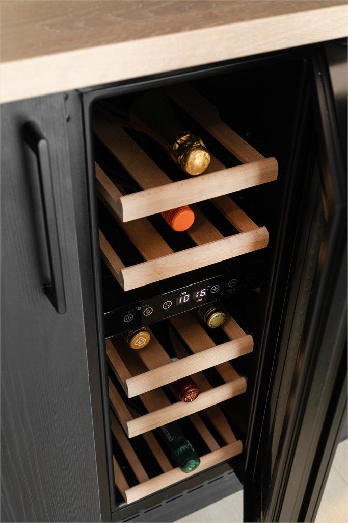 Integrert vinskap på kjøkkenet