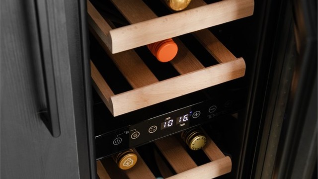 Integrert vinskap på kjøkkenet