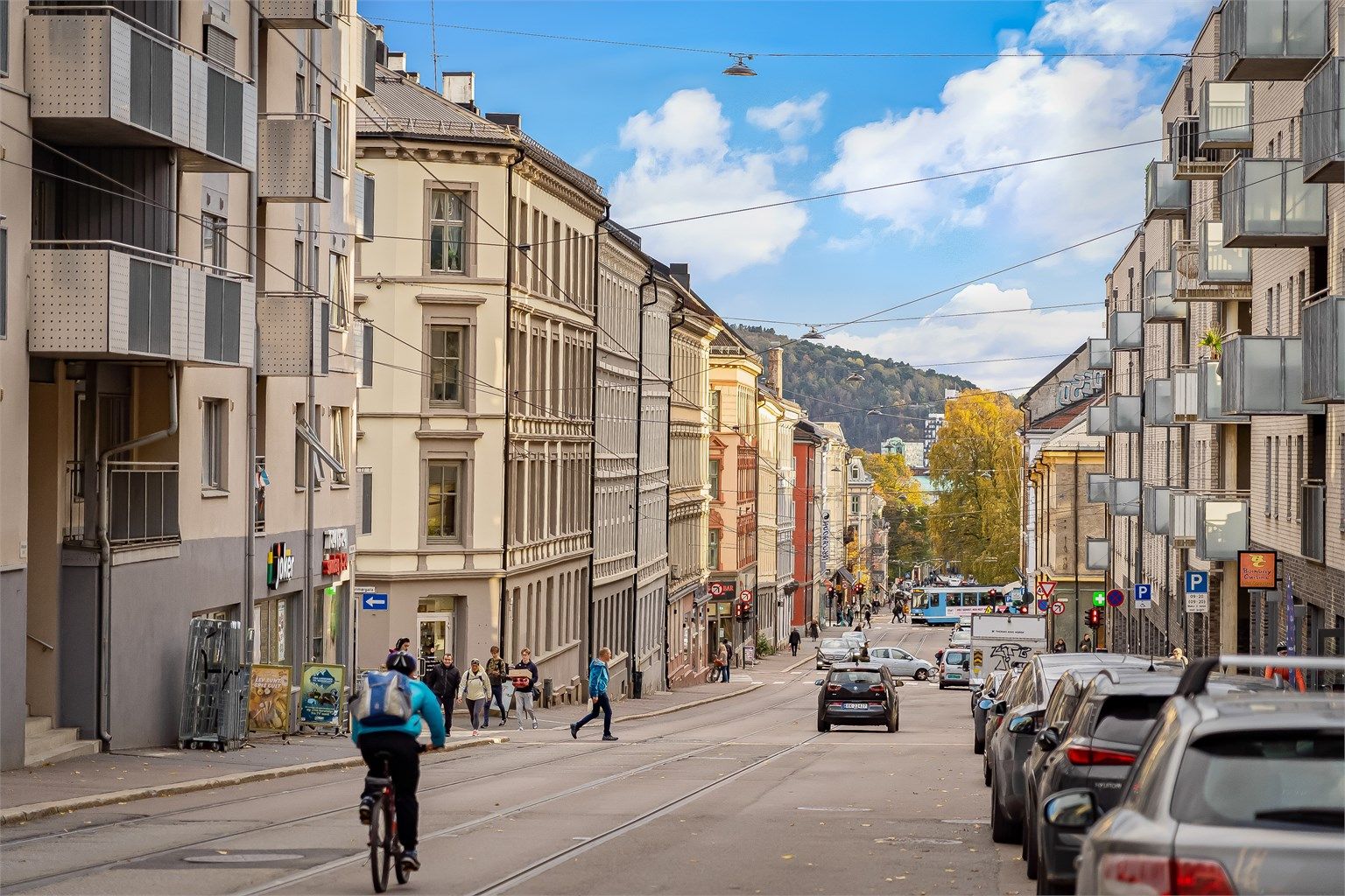 Her bor du midt på pulserende Grünerløkka og samtidig tilbaketrukket i rolig bakgård