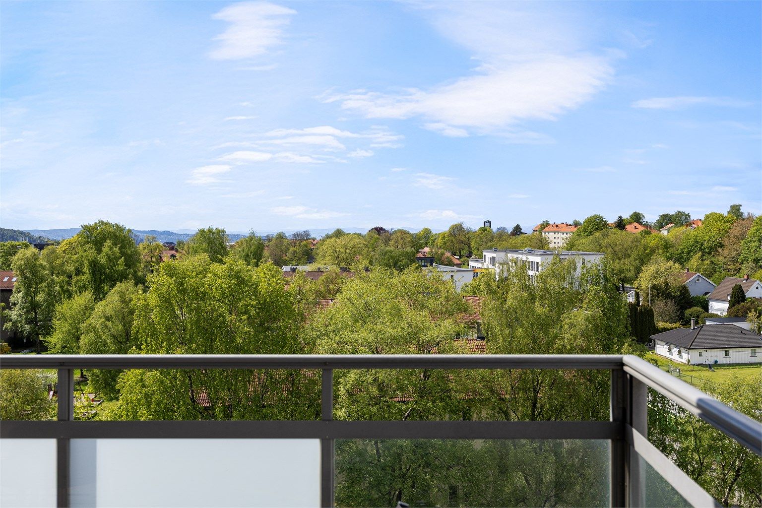 Her ser ut utover Lille Tøyen Hageby - Foto: Eiendomsfoto