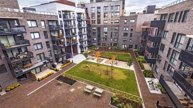 Utsikt mot bakgården fra takterrassen