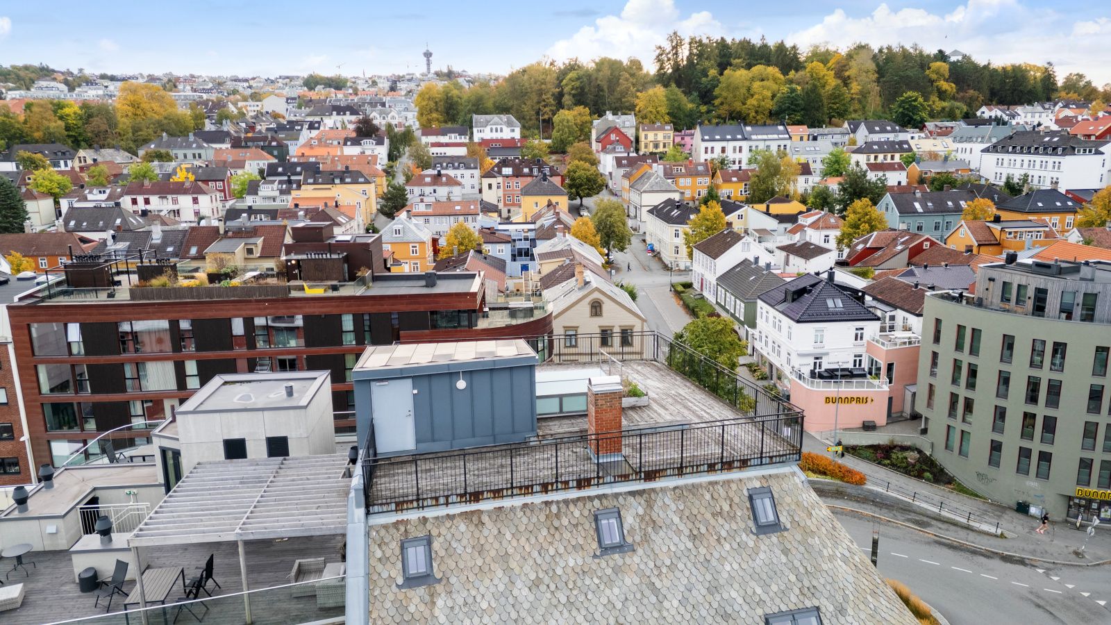 Takterrassen har gode møbleringsmuligheter. 