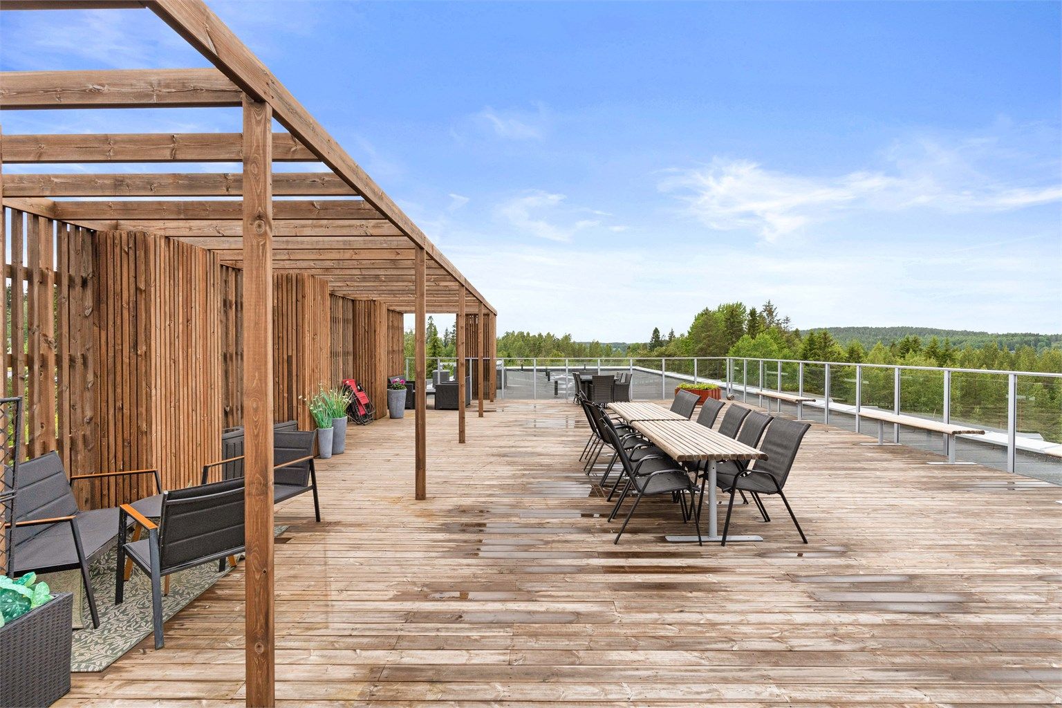 Takterrasse med fantastisk utsikt som er åpen for beboerne. Foto: Anders Botnmark.
