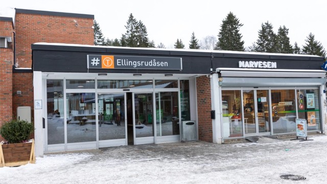 Ellingsrudåsen t-banestopp med linje 2 som enkelt tar deg til Oslo sentrum på kort tid.