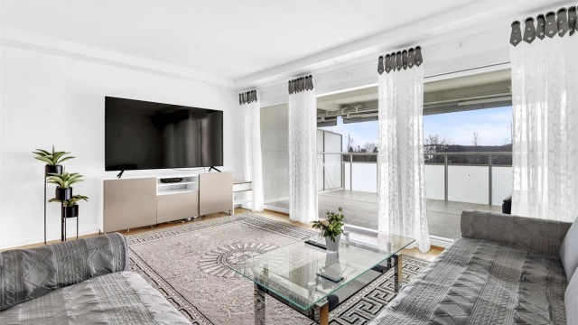 Velkommen til Bjørnebærstien 30 - presentert av Tenaz Ershadi v/Krogsveen.