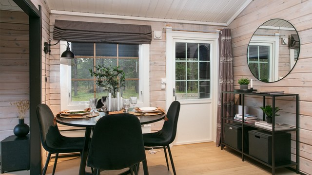 Utgang fra stue til markterrasse