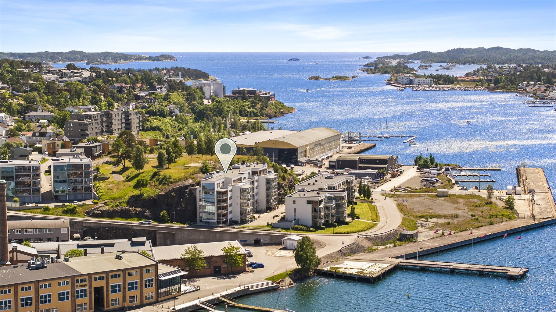Sandefjord har ingen boplikt, noe som gjør leiligheten til et godt alternativ som en lettstelt fritidsbolig.