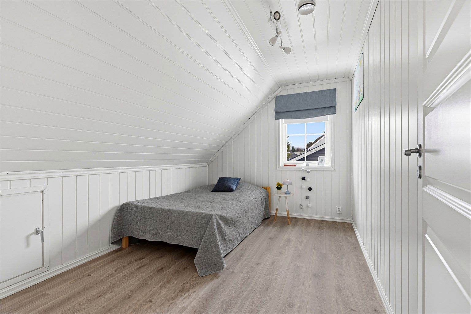 Soverom 2 med plass til både seng og eventuelt pult for lekselesing