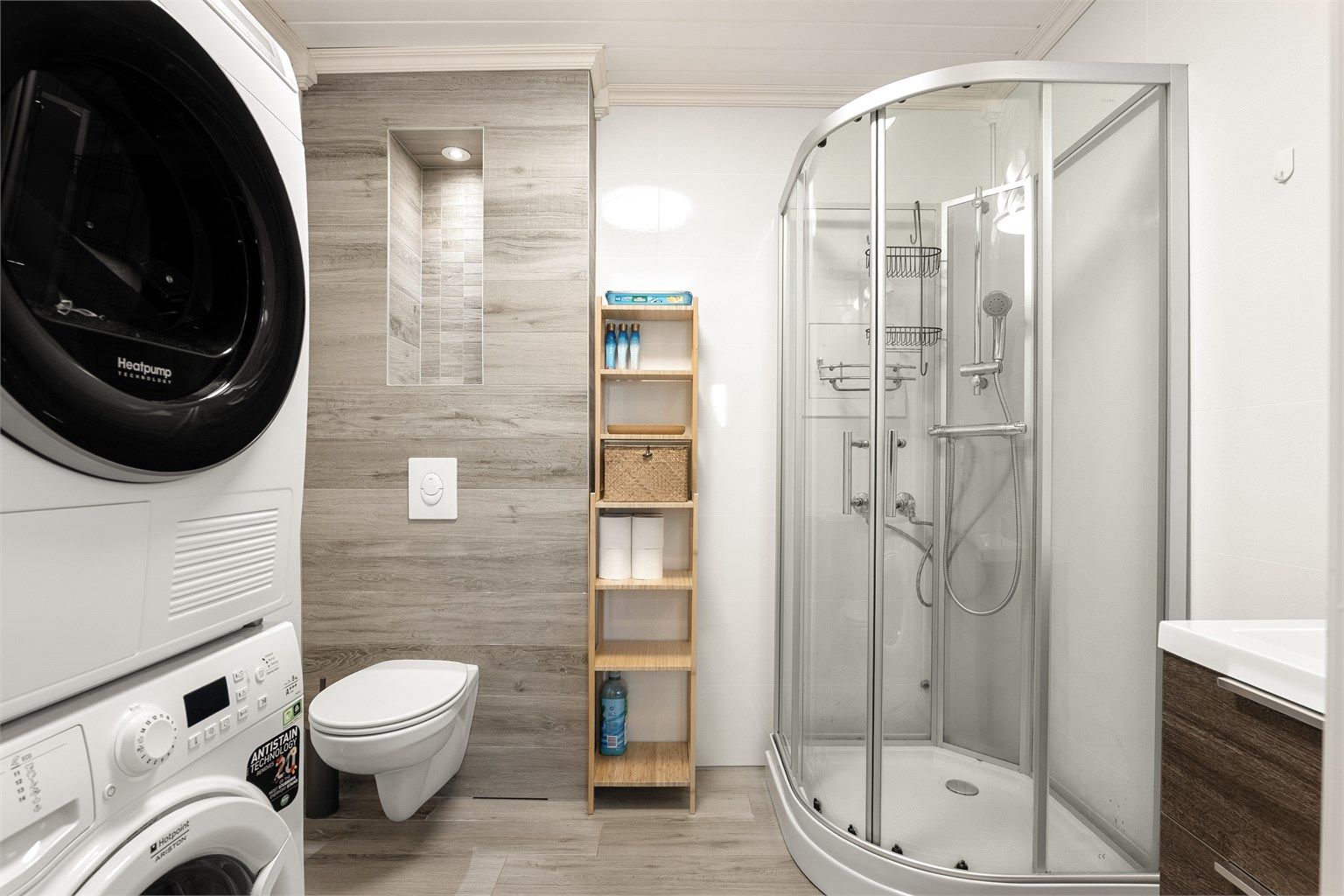 Badet ble i 2015 bygget opp på nytt fra bunnen av, hovedsakelig med egeninnsats. Det ble støpt nytt gulv og etablert ny membran, installert nye rør og nytt el-anlegg med varmekabler.